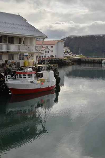 Barcos Porto Com Barcos Pesca Smal Noruega Frio Duro Molhado — Fotografia de Stock