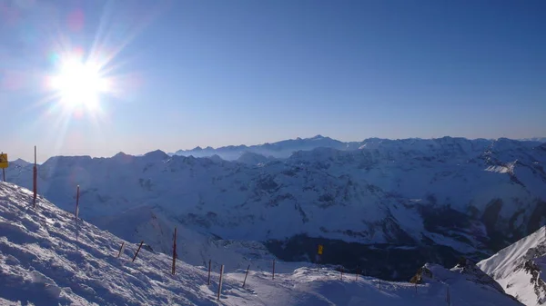 Kaprun Áustria Esqui Wintersport Alpes European Blue Sky Sunny Foto — Fotografia de Stock