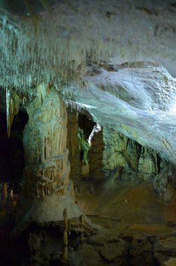 Postojna Mağarası Slowenien Stalactite, Earh 'ün altında. Yüksek kalite fotoğraf