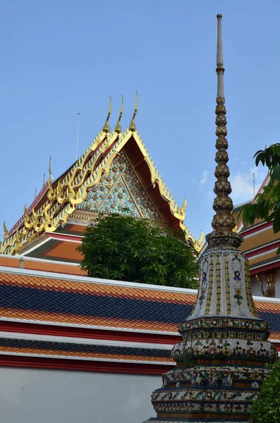 Χρυσά Αγάλματα Του Βούδα Μπανγκόκ Ναός Ταϊλάνδη Βουδισμός Υψηλής Ποιότητας — Φωτογραφία Αρχείου