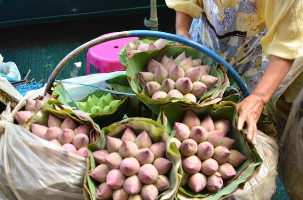 Цветочная Корзина Лотоса Рынок Бангкока Красочный Свежий Декор Цветочный Высокое — стоковое фото
