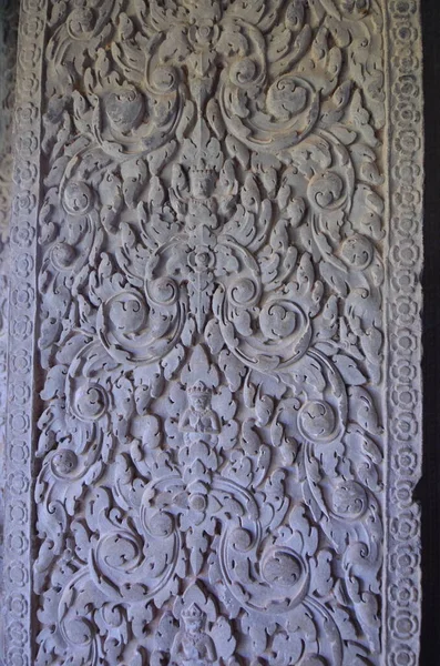 Angkor Wat Kamboçya 'nın süs taşı tarihi Khmer tapınağını mahvediyor. Yüksek kalite fotoğraf