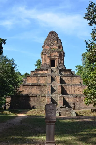 앙코르와 캄보디아는 역사적 크메르 사원을 폐허로 만들었다 고품질 — 스톡 사진