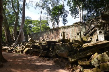 Antik Angkor Wat Kamboçya duvarı tarihi Khmer tapınağını mahvediyor. Yüksek kalite fotoğraf