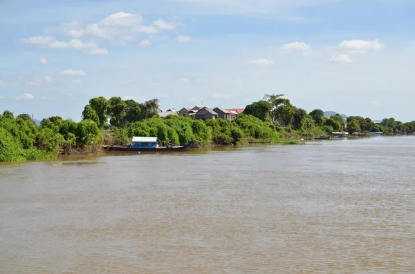 Costa Rio Mekong Phnom Phen Camboja Dia Ensolarado Foto Alta — Fotografia de Stock