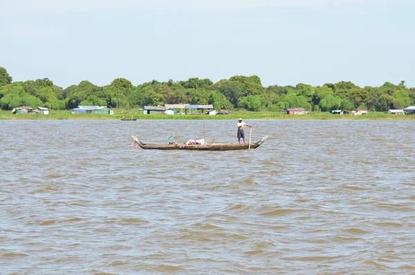 Σκάφη Ένα Fisherman Mekong Ποταμού Phnom Phen Καμπότζη Υψηλής Ποιότητας — Φωτογραφία Αρχείου