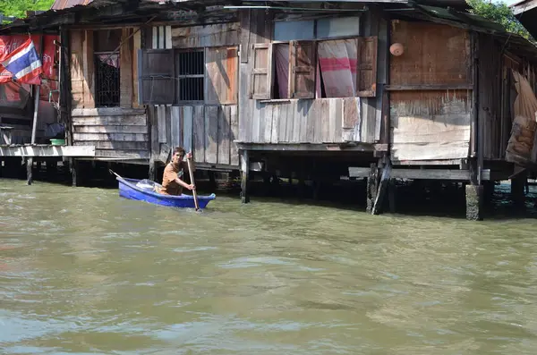 Bangkok Man Boat Padeling Front House Canal Water River Asian — Stock Photo, Image
