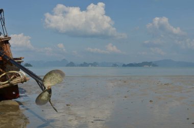 Uzun Kuyruklu Tekne Koh Yao Noi Tayland 'ın pervanesi. Yüksek kalite fotoğraf