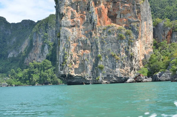 Phi Phi Tailândia Rochas Azul Viagem Barco Água Foto Alta — Fotografia de Stock