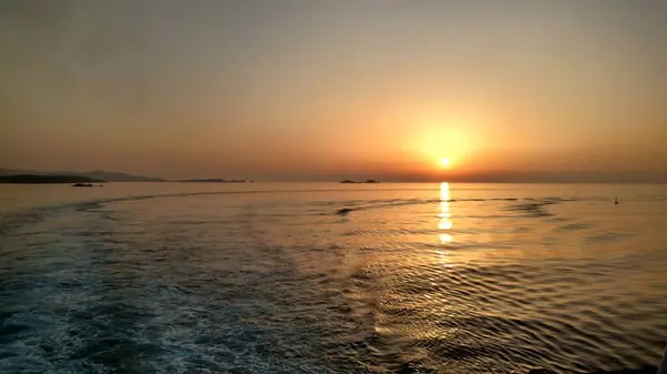Puesta Sol Ferry Paros Grecia Isla Mediterránea Del Egeo Foto — Foto de Stock