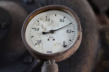 Manometre basıncı Endüstriyel enerji üretimi eskidi. Yüksek kalite fotoğraf