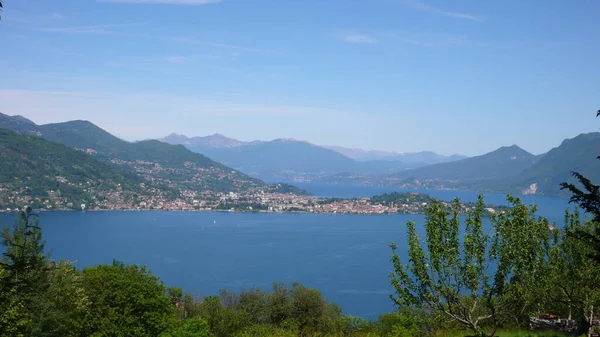 Lago Maggiore Olaszországban Tájkép Gyönyörű Hegység Kiváló Minőségű Fénykép — Stock Fotó