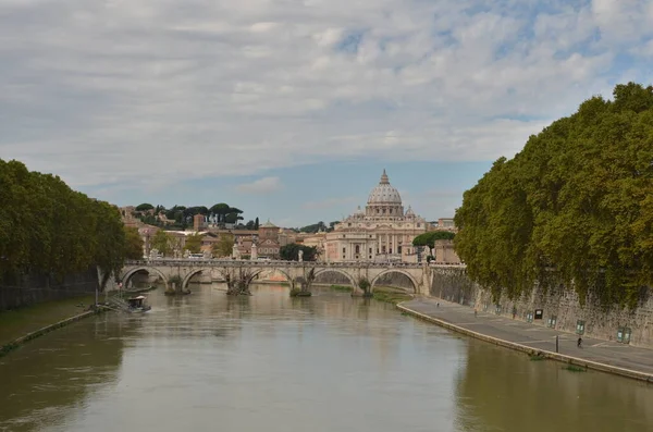 Tiber River Bridge Rom Italien Panorama Vatikan Högkvalitativt Foto — Stockfoto