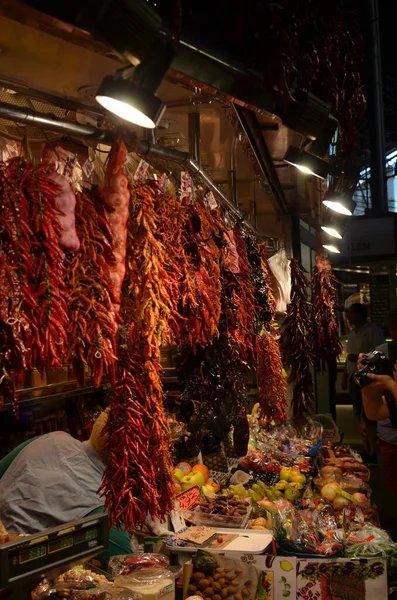 Рыночный Зал Boqueria Barcelona Испания Раскрашивает Еду Высокое Качество Фото — стоковое фото