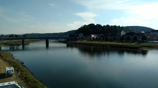 Panorama Rzeki Łaby Słonecznym Dniu Wysokiej Jakości Zdjęcie — Zdjęcie stockowe
