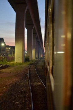 Bangkock 'tan kalkan tren rayları. Yüksek kalite fotoğraf