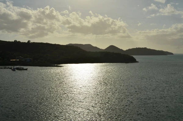 Caribische Zon Spiegelt Water Van Boven Bergen Horizon Hoge Kwaliteit — Stockfoto
