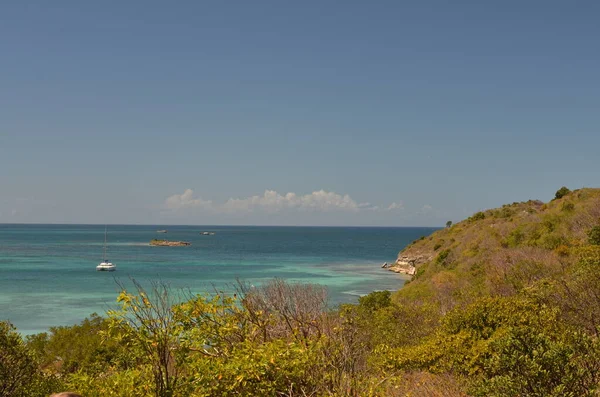 カリブ海のカリブ海の島の風景晴れた雲からバルバドス沿岸の海岸線 高品質の写真 — ストック写真