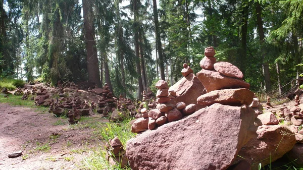 Red Sand Stone Stapel Gestapelde Steinmann Rots Hoge Kwaliteit Foto — Stockfoto