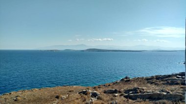 Yunanistan 'ın Akdeniz adası Ege' li berrak Su Paros kıyısı. Yüksek kalite fotoğraf