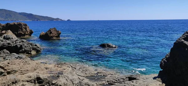 Elba Costa Áspera Água Cristalina Ilha Mediterrânea Foto Alta Qualidade — Fotografia de Stock