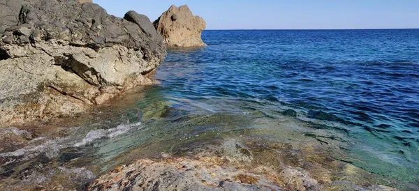 Elba Ruwe Kust Kristalhelder Water Middellandse Zee Eiland Hoge Kwaliteit — Stockfoto