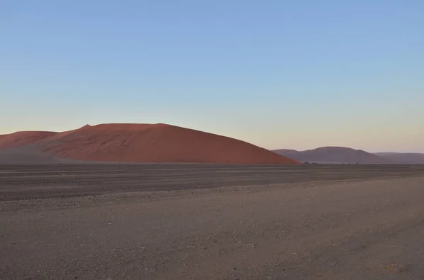 Solnedgång Vid Namib Öknen Torr Panna Sossusvlei Namib Naukluft National — Stockfoto