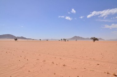 Sossusvlei Çölü, Namib-Naukluft Ulusal Parkı, Namibya Mavi Gökyüzü Panoraması. Yüksek kalite fotoğraf