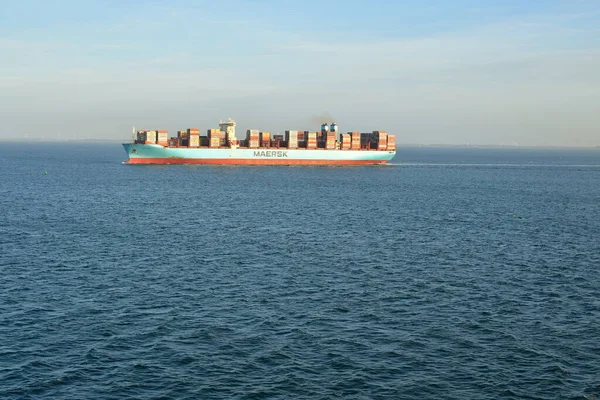 海上輸出貨物船の貨物コンテナ船 高品質の写真 — ストック写真