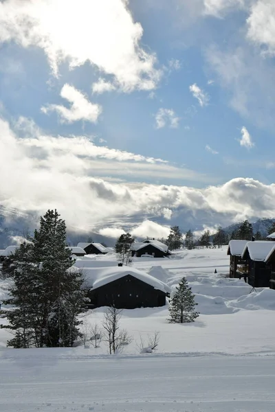 Paisagem Aldeia Inverno Dia Nublado Norway Hornindal Foto Alta Qualidade — Fotografia de Stock
