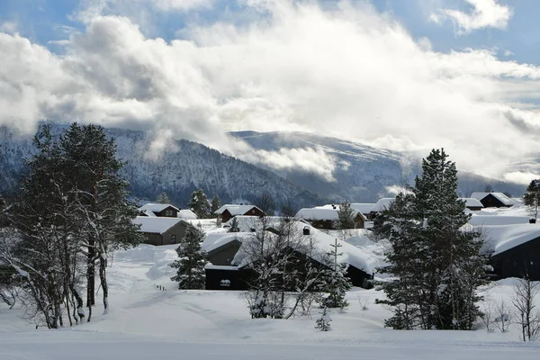Paisagem Aldeia Inverno Dia Nublado Norway Hornindal Foto Alta Qualidade — Fotografia de Stock