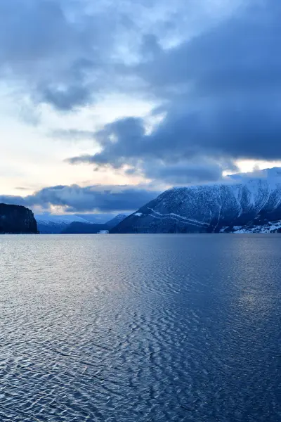 Inverno Fjord Views Clouded Cold Day Norway Foto Alta Qualidade — Fotografia de Stock