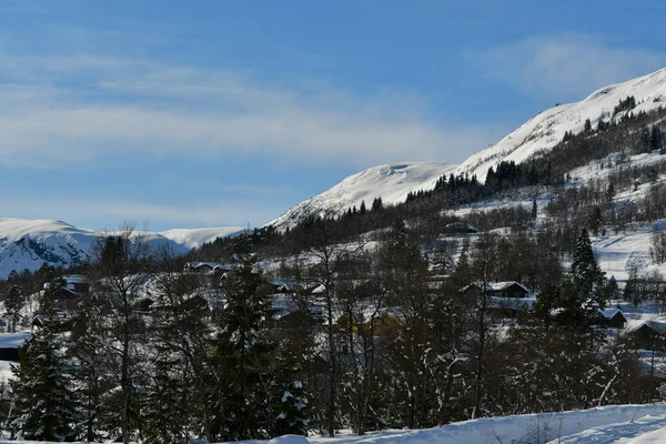 Villaggio Invernale Meraviglia Terra Soleggiata Hornindal Norway Scandinavia Foto Alta — Foto Stock