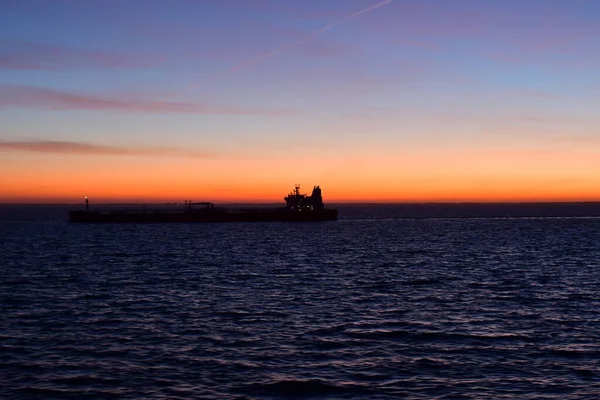 Schiff Horizont Dunklen Sonnenuntergang Hochwertiges Foto — Stockfoto