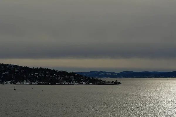 Oslo Fjord Arka Plan Kopyalama Alanını Bulutlandırdı Yüksek Kalite Fotoğraf — Stok fotoğraf