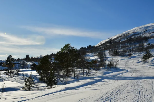 在诺威阳光明媚的日子滑雪场 高质量的照片 — 图库照片