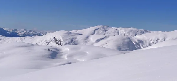 Schnee Winterlandschaft Mit Blauem Himmel Norwegen Hochwertiges Foto — Stockfoto