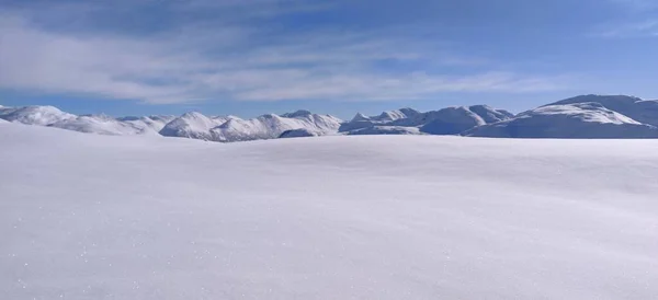 Χιόνι Χειμερινό Τοπίο Μπλε Ουρανό Norway Υψηλής Ποιότητας Φωτογραφία — Φωτογραφία Αρχείου