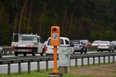 Alman otobanında acil durum çağrısı. Yüksek kalite fotoğraf