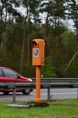 Alman otobanında acil durum çağrısı. Yüksek kalite fotoğraf