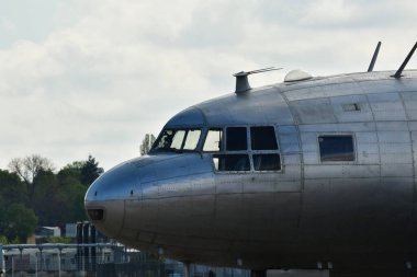 Douglas DC3 C47 Eski Uçak pervanesi parlatıldı. Yüksek kalite fotoğraf