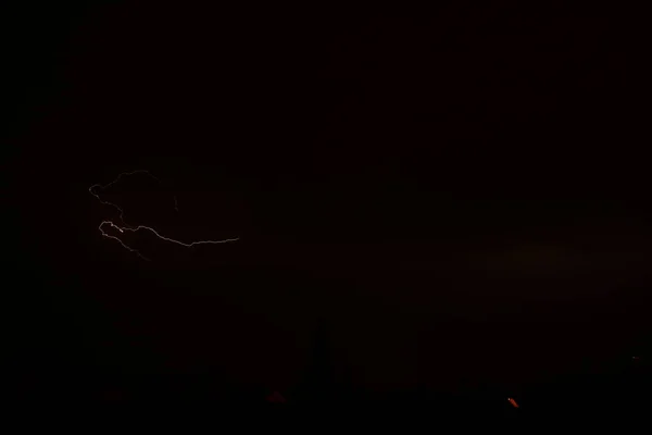 闪电击中了地球的背景德国 高质量的照片 — 图库照片
