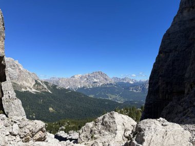 Alp Panorama Dolomitleri Yazın güzel arka plan Rock. Yüksek kalite fotoğraf