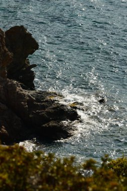 Kalymnos Adası Yunanistan 'ın engebeli ve kayalık kıyı şeridi. Yüksek kalite fotoğraf