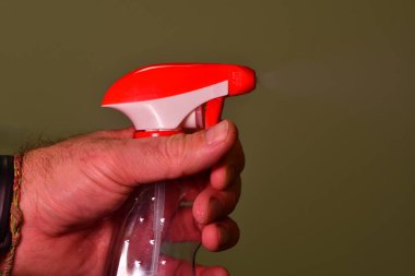 Püskürtme spreyi kırmızı püskürtme spreyi makro. Yüksek kalite fotoğraf