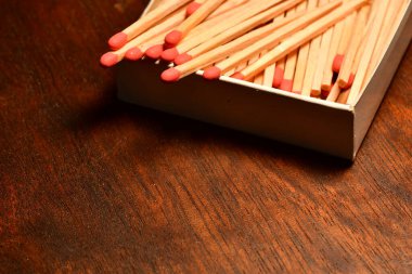 Kibrit kutusu macro masa üzerinde klasik dekorasyon yangın mumu retro. Yüksek kalite fotoğraf