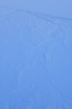 Grönland manzarası Jet Plain Window 'dan Kış Doğa Soğuk Buz Dağları' na bakıyor. Yüksek kalite fotoğraf
