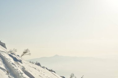 Japonya Hokkaido 'nun güneş panoramasını aşmak için Yotei Dağı' na tırmandı. Yüksek kalite fotoğraf