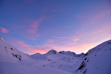 Andermatt Kış Ayı yakınlarındaki İsviçre Alp Dağları 'ndaki Vermigel Kulübesi' nde. Yüksek kalite fotoğraf