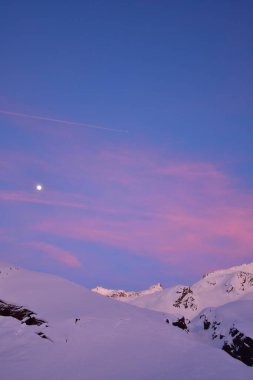 Andermatt Kış Ayı yakınlarındaki İsviçre Alp Dağları 'ndaki Vermigel Kulübesi' nde. Yüksek kalite fotoğraf